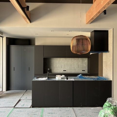 アスファルト舗装完了。