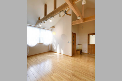 ひろばにじいろ