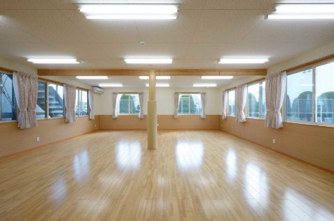 ひろばにじいろ