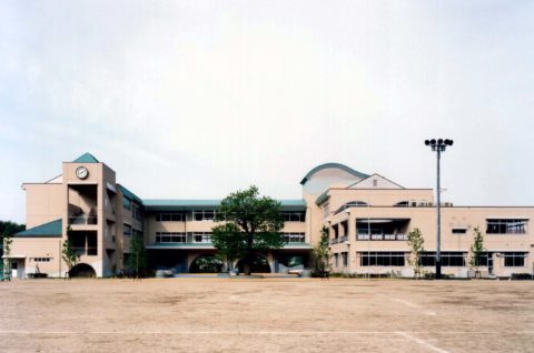 琴浦東小学校